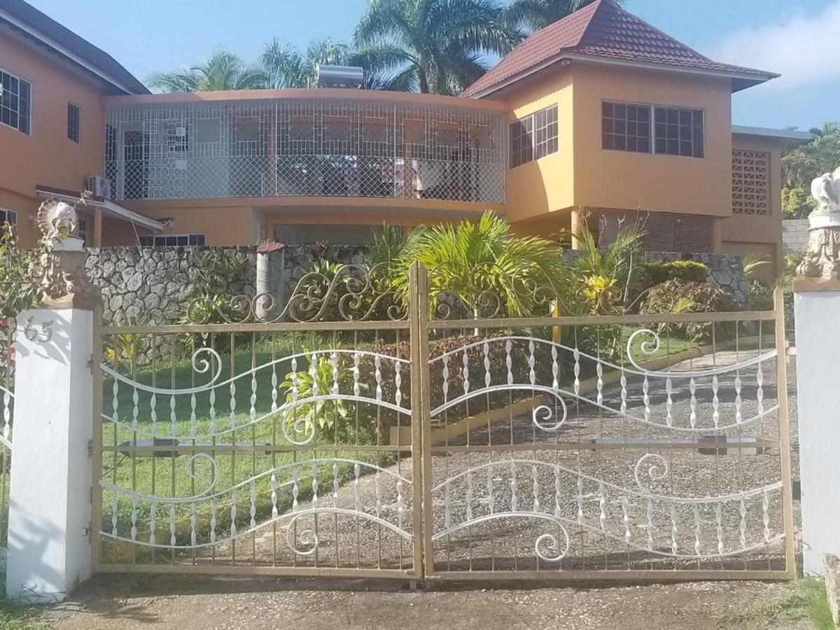Chaudhry Holiday House Montego Bay Kültér fotó