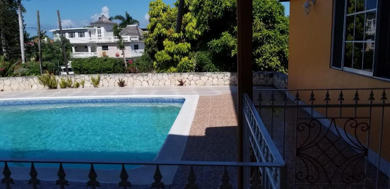 Chaudhry Holiday House Montego Bay Kültér fotó
