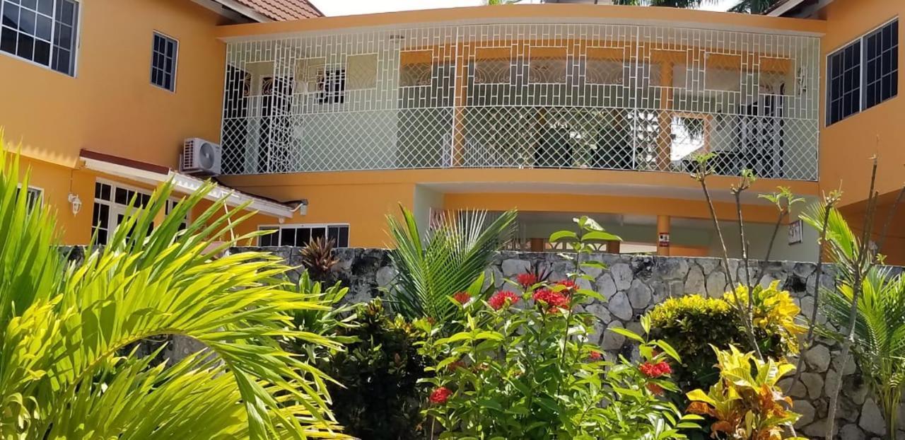 Chaudhry Holiday House Montego Bay Kültér fotó