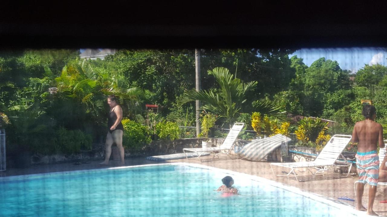 Chaudhry Holiday House Montego Bay Kültér fotó