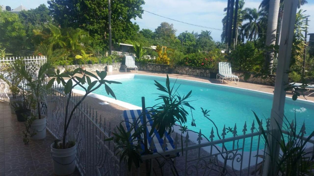 Chaudhry Holiday House Montego Bay Kültér fotó