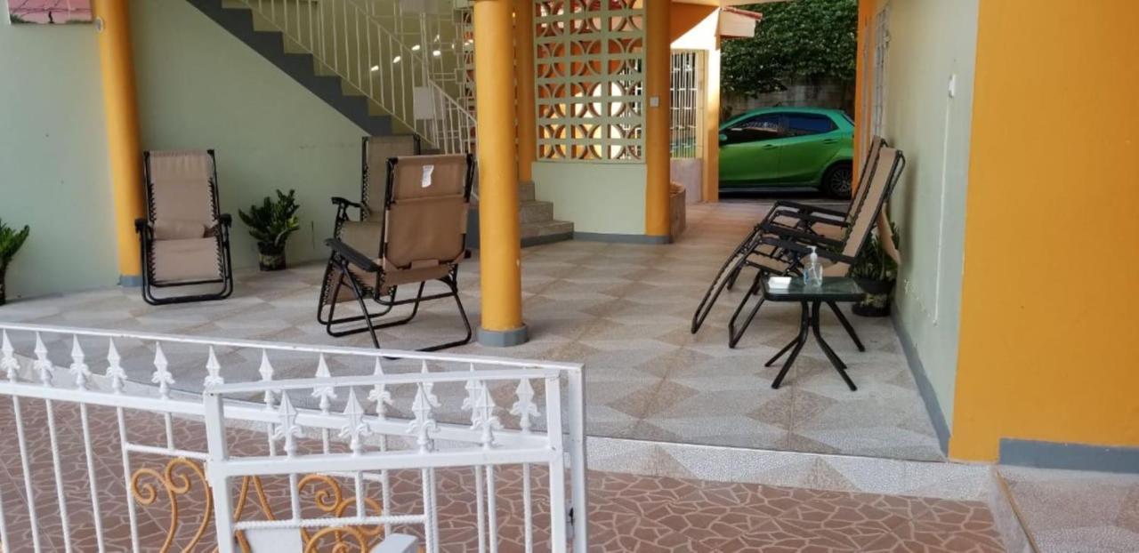 Chaudhry Holiday House Montego Bay Kültér fotó