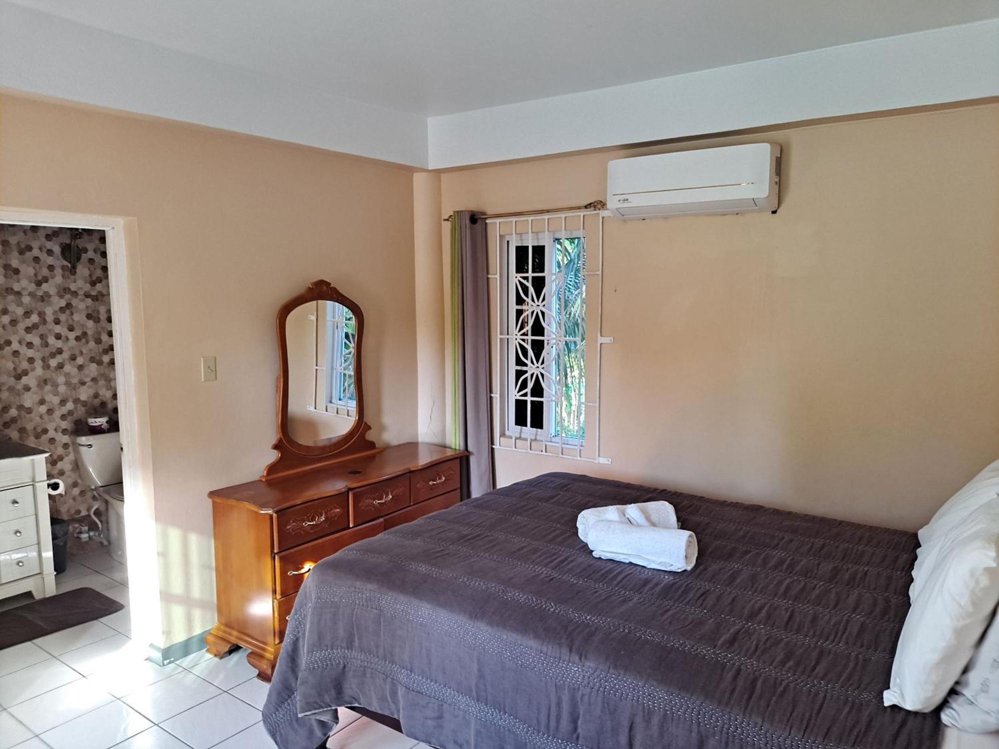 Chaudhry Holiday House Montego Bay Kültér fotó